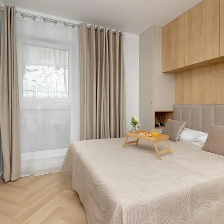 Bright Beige Apartment With Furnished Balcony And Parking In Gdansk By Noclegi Renters Exterior photo