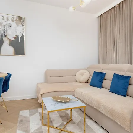Bright Beige Apartment With Furnished Balcony And Parking In Gdansk By Noclegi Renters Exterior photo