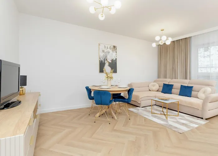 Bright Beige Apartment With Furnished Balcony And Parking In Gdansk By Noclegi Renters