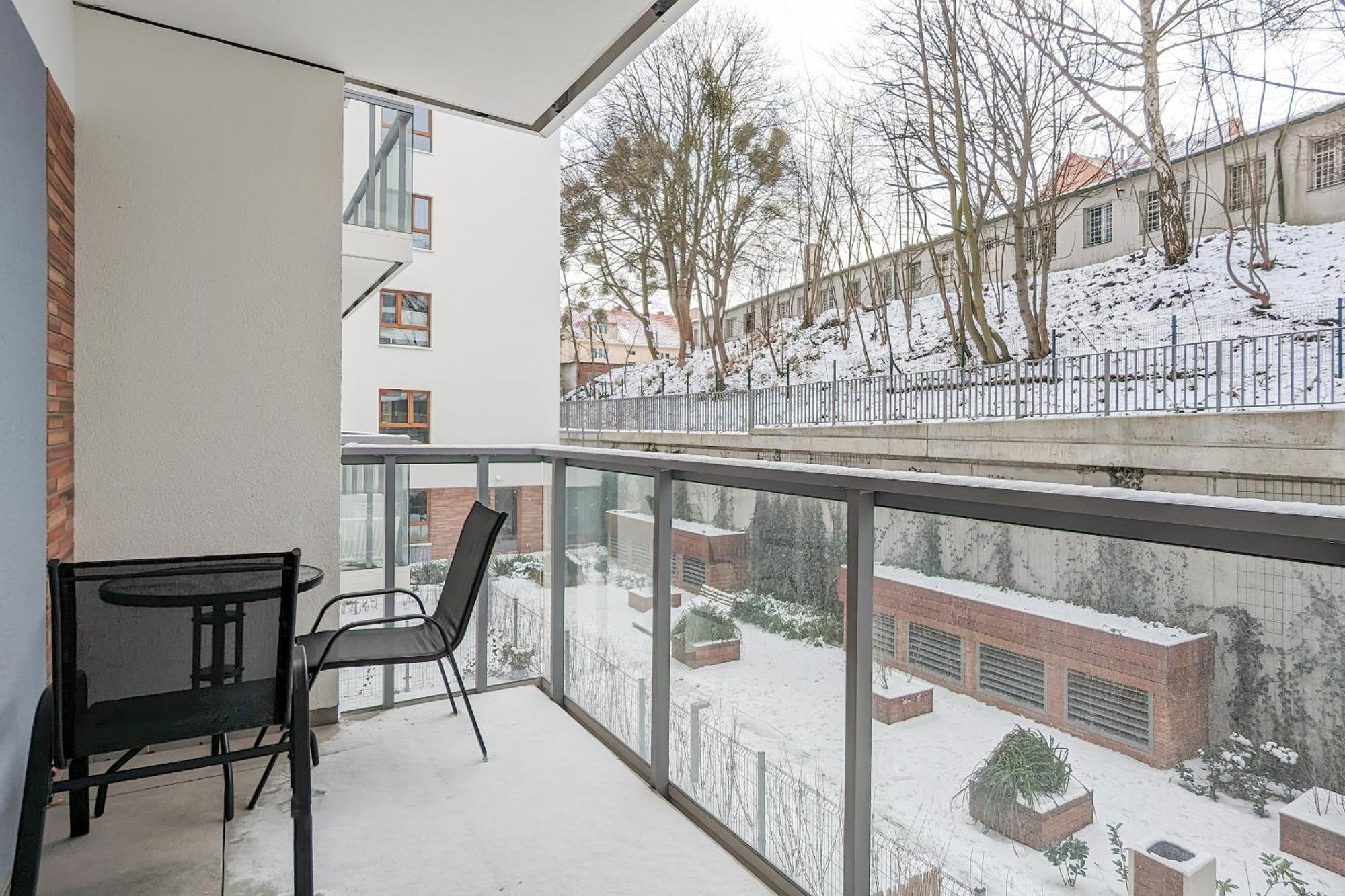 Bright Beige With Furnished Balcony And Parking In By Renters Gdańsk